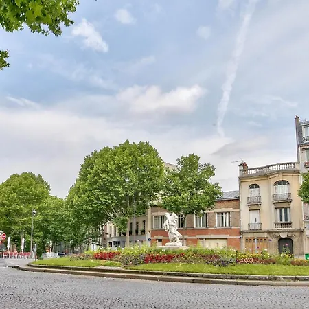 45-atelier Buttes Chaumont Apartment Paris